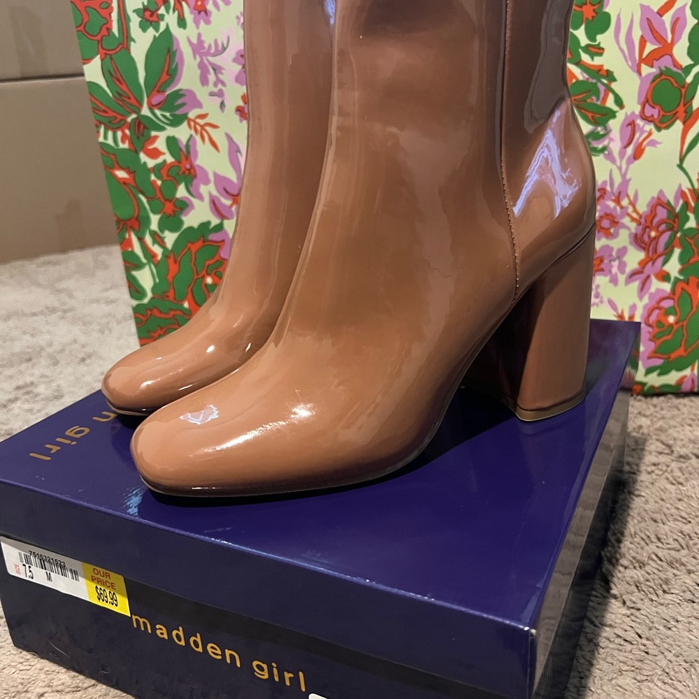 Madden Girl Wilaa boot